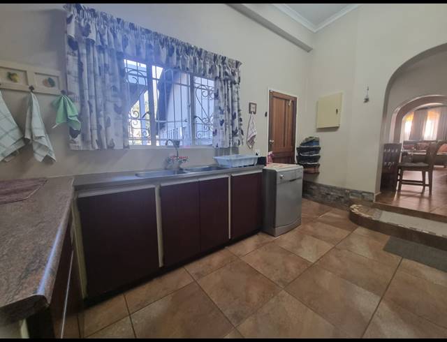 6 BEDROOM HOUSE FOR SALE IN VANDERBIJLPARK SW 5